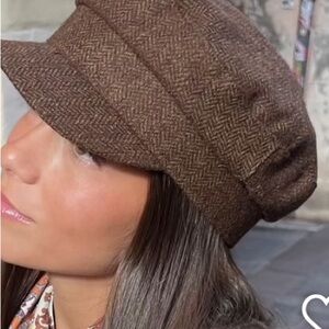 Betmar New York vintage chocolate brown velvet pageboy hat.